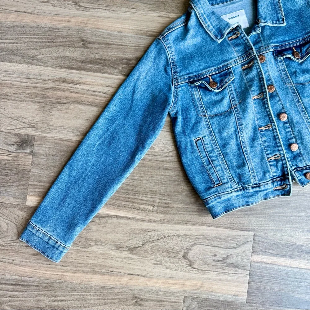 Old Navy Kids L(10–12) Medium Wash Denim Trucker Jacket Button-Front Jean Jacket